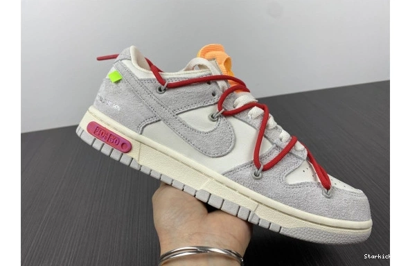 DJ0950-103 Dunk Low Lot Nike O-W 40 0930
